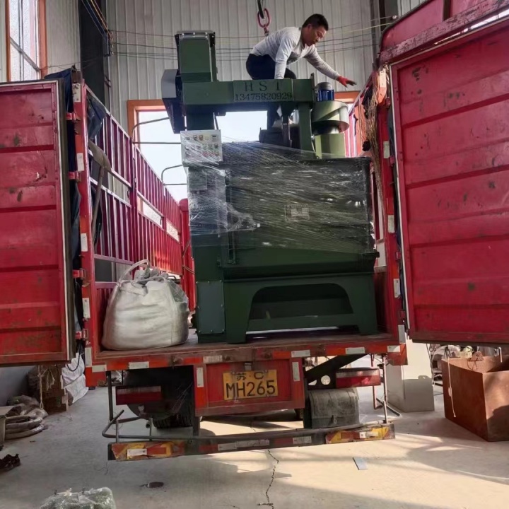 U型鋼拋丸打砂機(jī)_拋丸機(jī)鋼砂多少錢一噸_拋丸機(jī)用的鋼砂