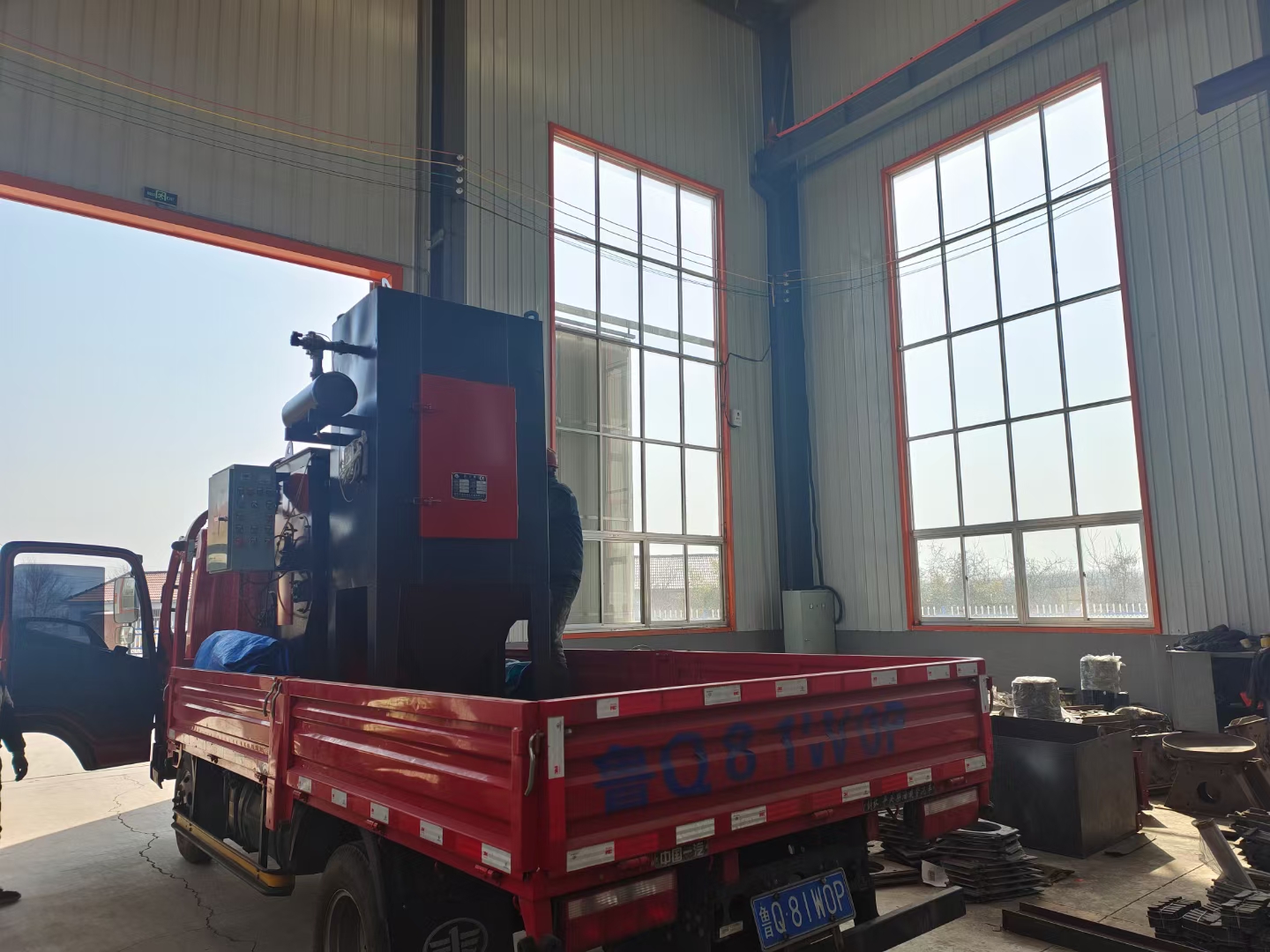 除銹打砂機圖片_U型鋼打砂除銹機_打砂機鋼結(jié)構(gòu)除銹